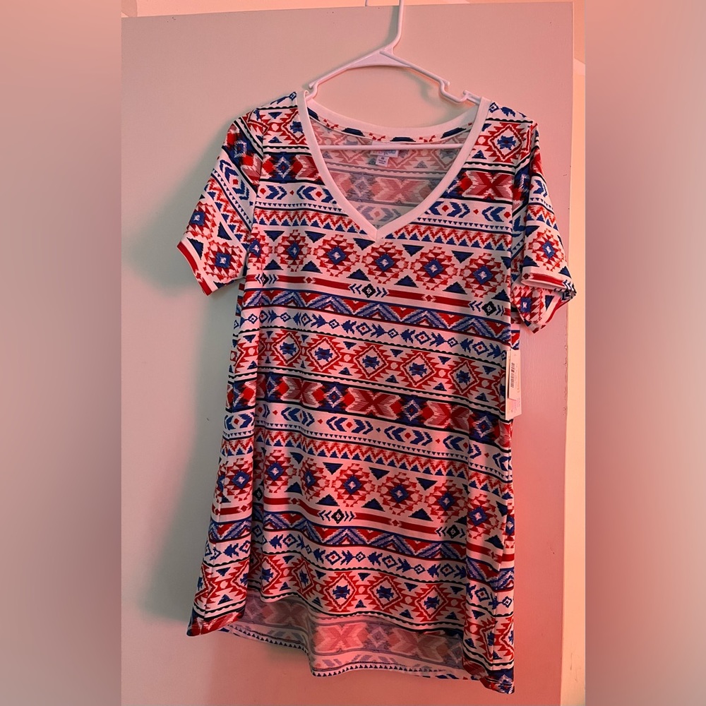 NWT LuLaRoe Christy Tee Size Medium (Size Down 1-2) Aztec Design V-Neck